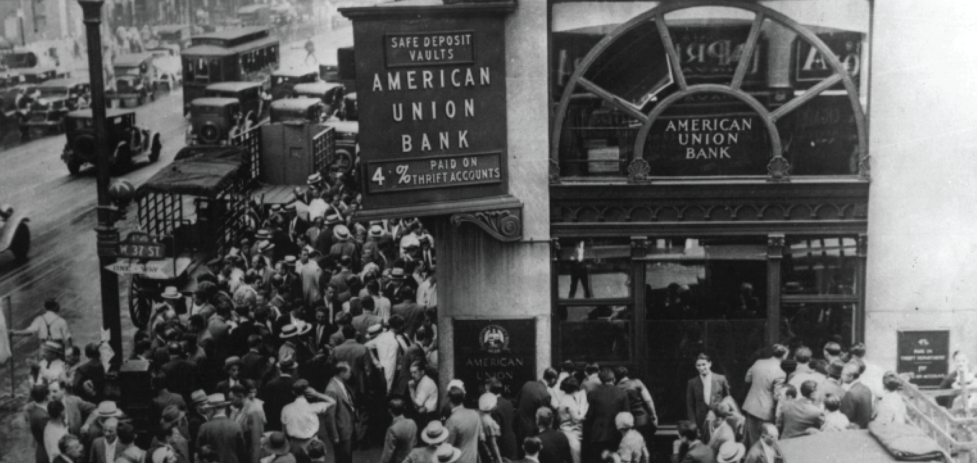 Crowd at New York's American Union Bank during Great Depression