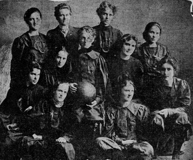 University of California-Berkeley women's basketball team in 1899