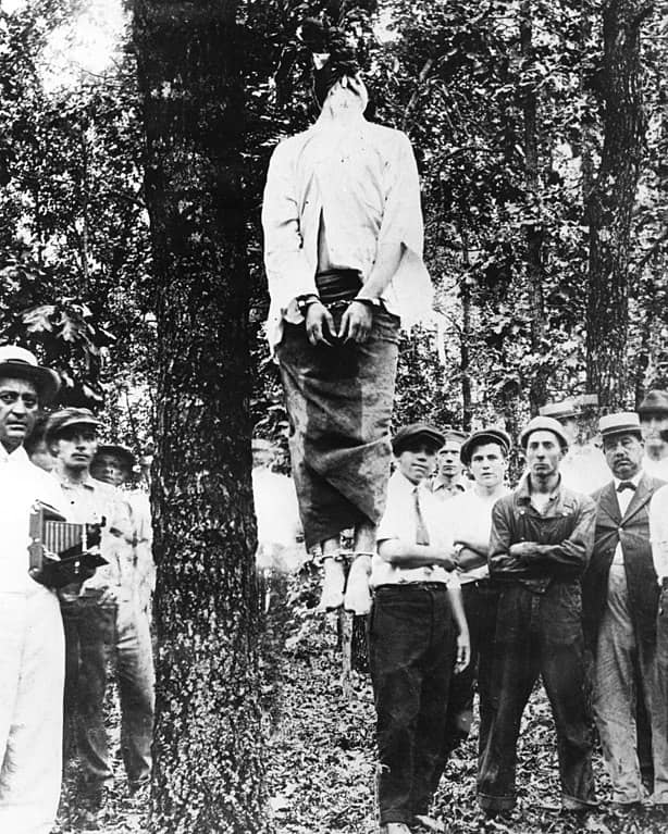 image of Leo Frank being lynched