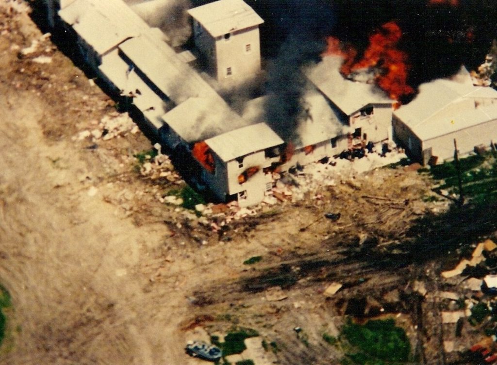 photo of the burning of the Mount Carmel complex in Waco, TX